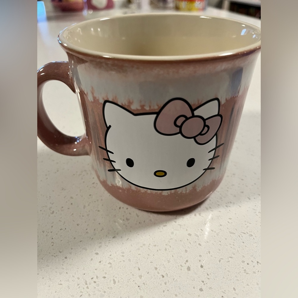 Hello Kitty Pink Mug - Picture 4 of 5